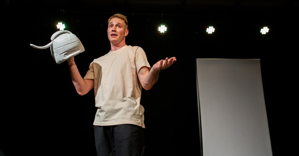 Raimondas Klezys ''AVINAI''. Sartų teatro festivalis