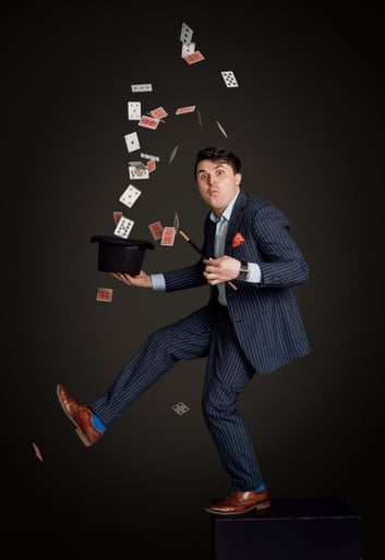 Humoro ir magijos šou vaikams Raganiukės teatre