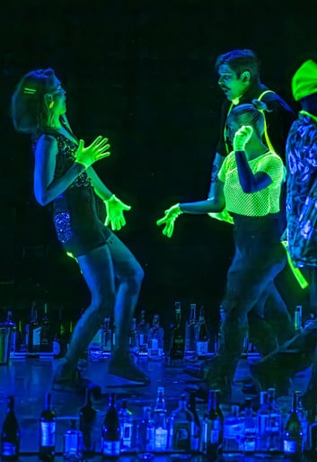 (PERKELTAS) Pilies teatras Spektaklis ''Vieno baro istorija''