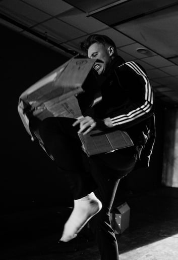 OKT / Vilniaus miesto teatras: ''Pirk dramblį'' (rež. Eglė Kižaitė)