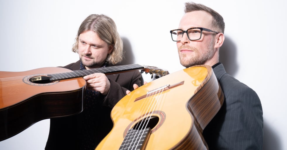 GITARŲ DUETAS STRUNG OUT
