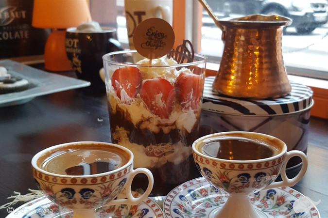 DUBAJAUS ŠOKOLADO DESERTAS