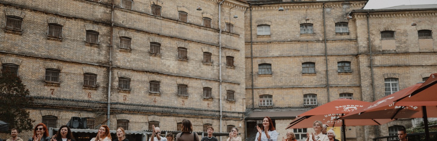  Artėjant “Sisters On Wire” albumo „Siluetai“ išleidimui – išankstinė perklausa Vilniuje